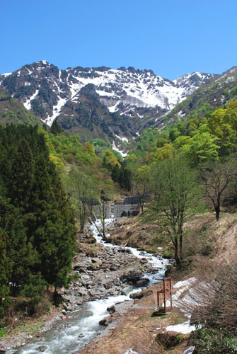 八海山の雪解け水